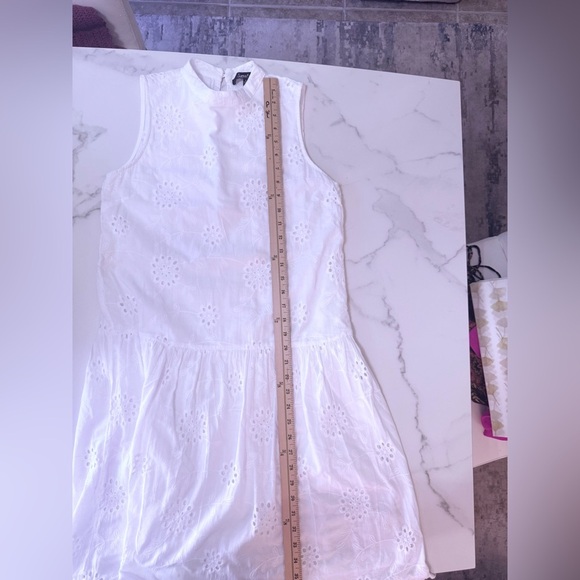 White Sleeveless Eyelet maxi Dress Size Small - Picture 5 of 6